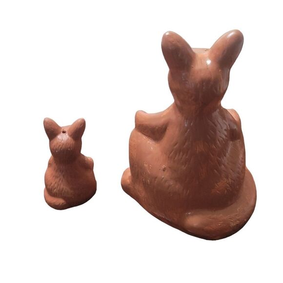Vintage kangaroo and Joey salt and pepper shakers - Picture 3 of 4